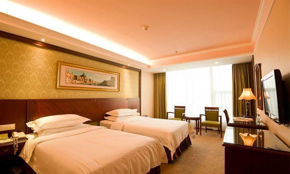 Vienna International Hotel Taicang Nanyang Plaza Bagian luar foto