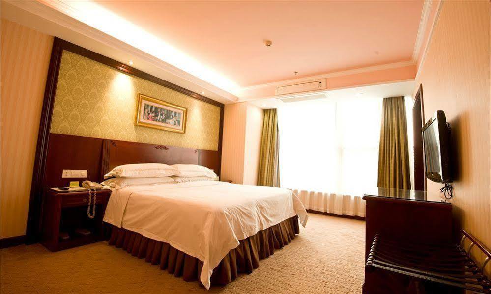 Vienna International Hotel Taicang Nanyang Plaza Bagian luar foto