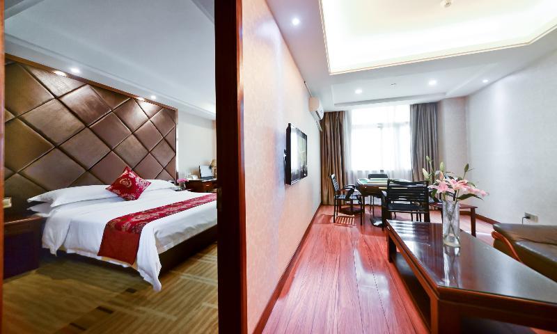 Vienna International Hotel Taicang Nanyang Plaza Bagian luar foto